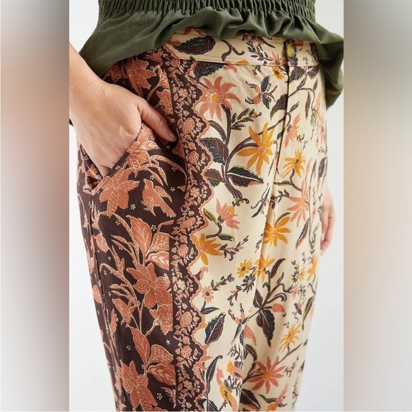 By ANTHROPOLOGIE Smocked Balloon Leg Floral Bird Pants Size 4 - Picture 5 of 15